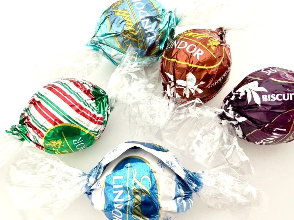 リンドール アソート｜スノーマン・ビスケット・スニッカードゥードルなど冬の詰め合わせ