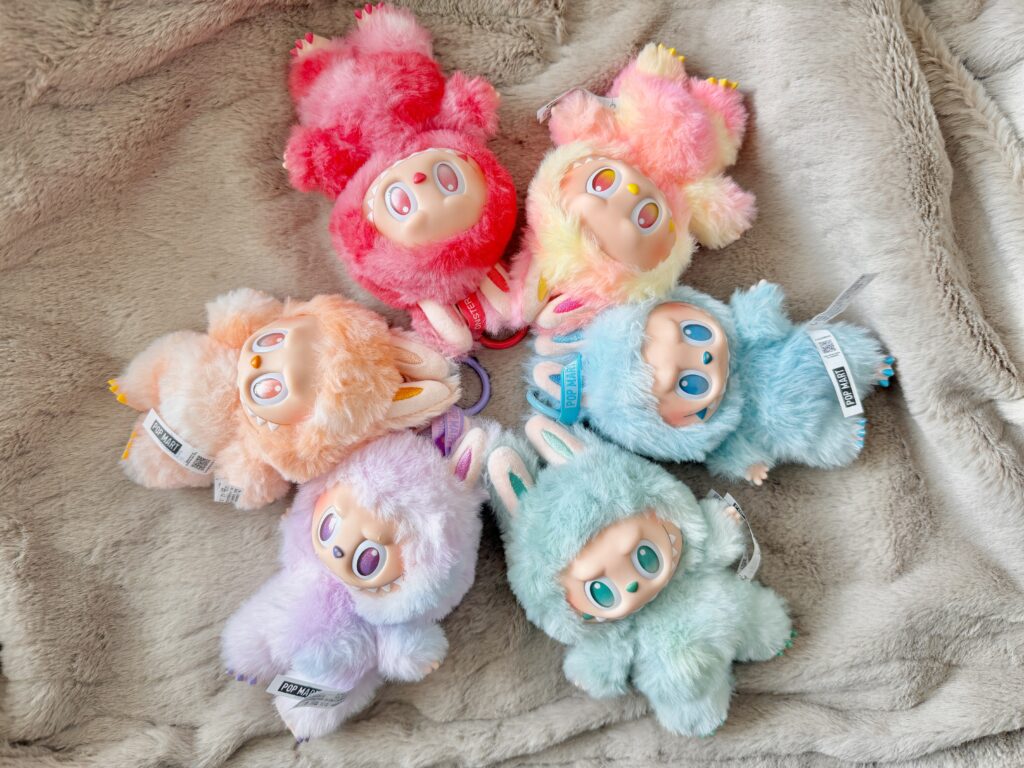 POP MARTのLabubu Big Into Energyシリーズ全6種が並んだ集合写真