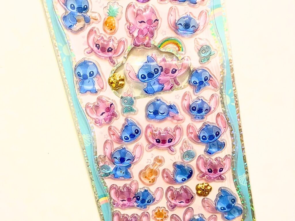 スティッチのプチドロップステッカーのデザイン|ボンボンドロップシール系の質感