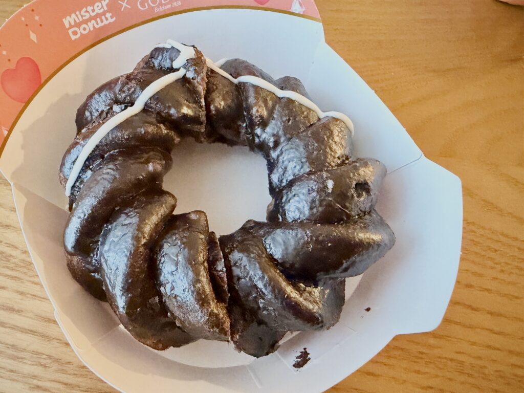 生ショコラフレンチノアール 断面|しっとり軽いチョコ生地