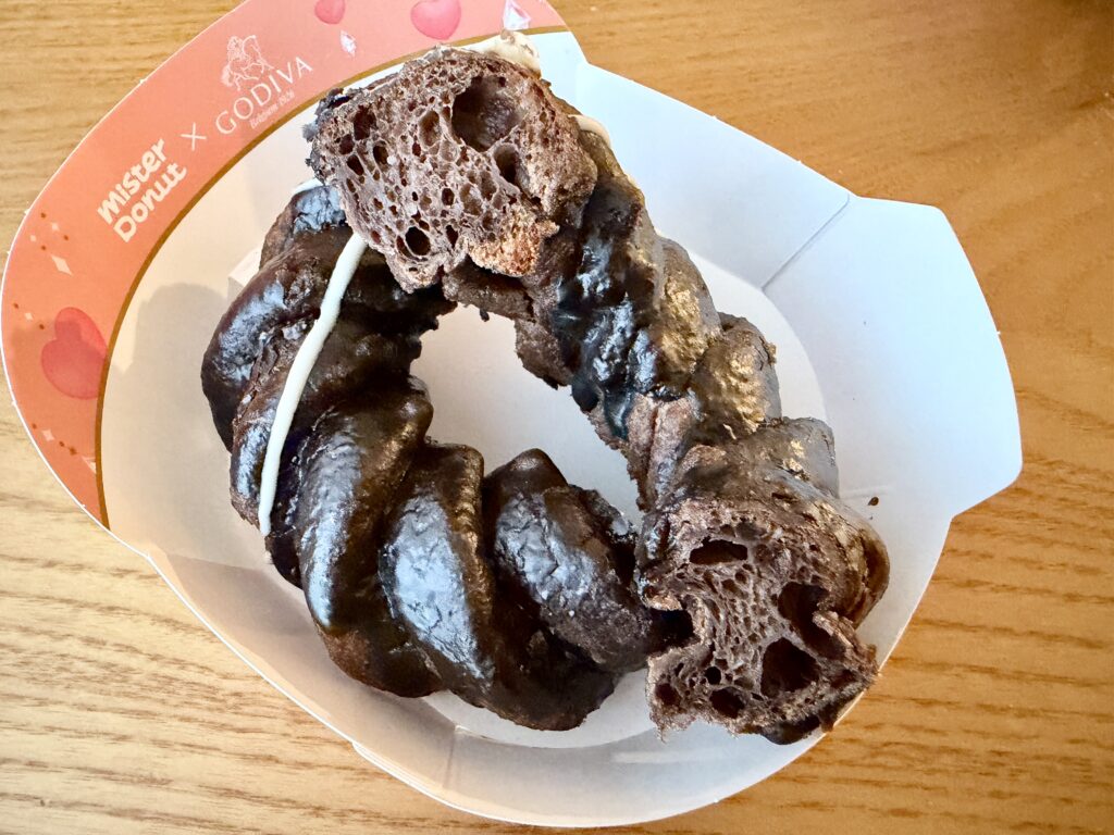 生ショコラフレンチノアール 食感|甘さ控えめで食べやすいチョコドーナツ