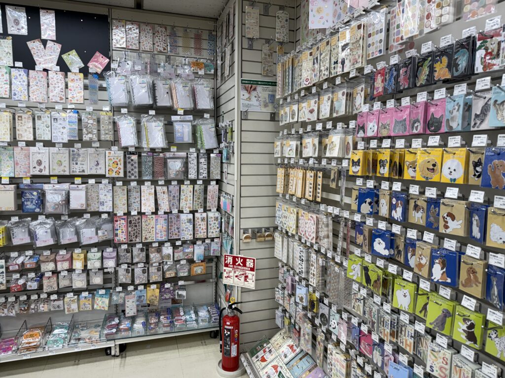 東急ハンズ渋谷シール売り場|シール帳・デコシール・キャラクターシールが豊富
