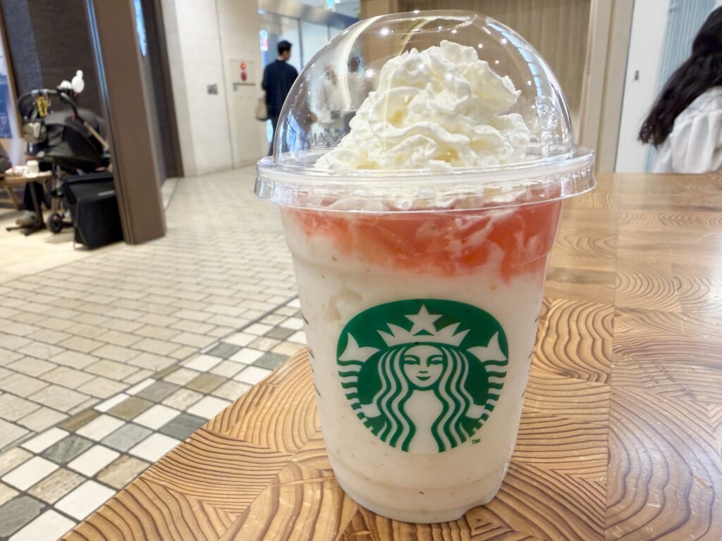 スタバ フルーツオンヨーグルト フラペチーノ 2026 ヨーグルト味 レビュー