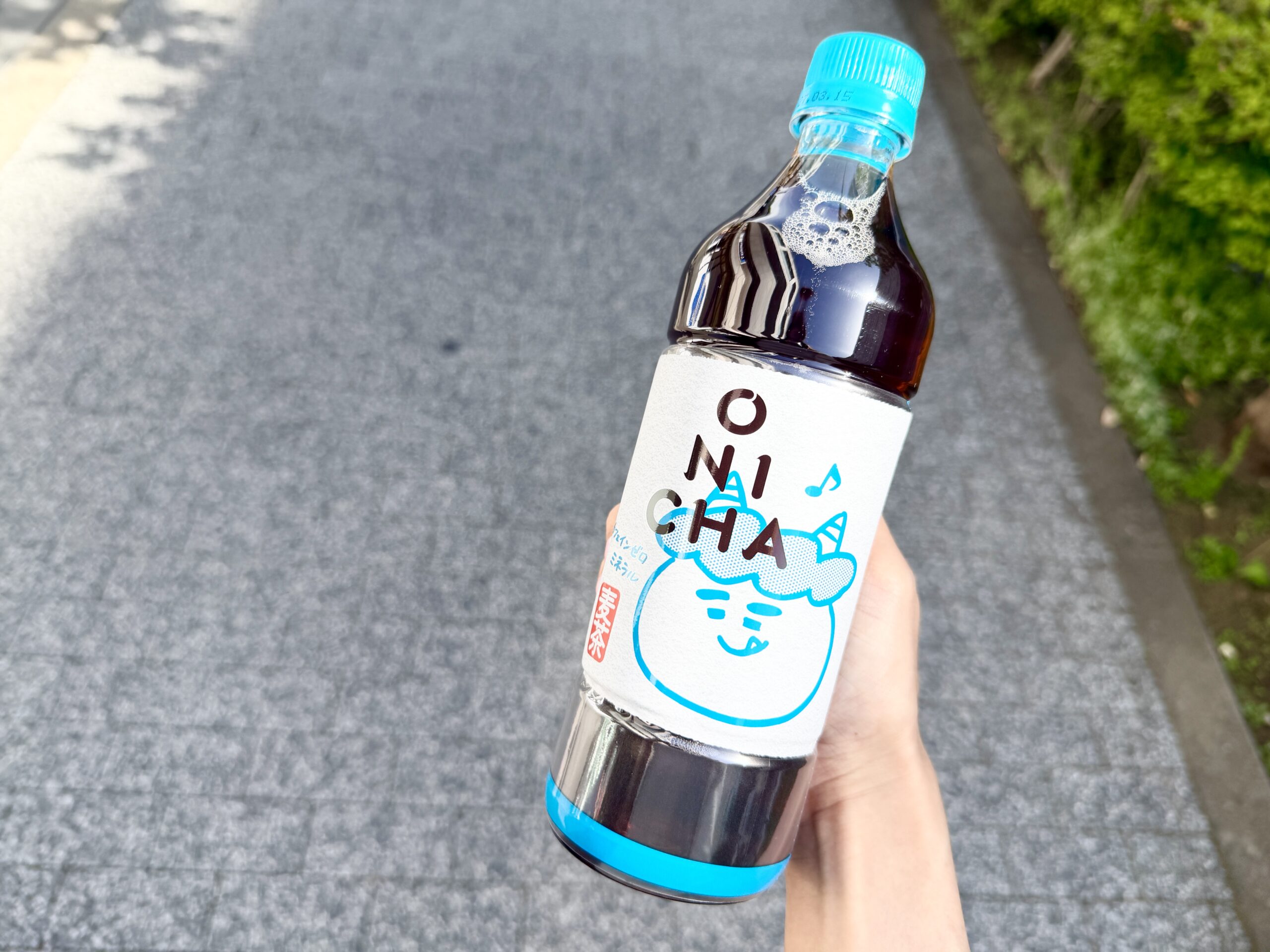 鬼茶 ONICHA ヒカキン 麦茶 セブンイレブン 600ml ボトルデザイン