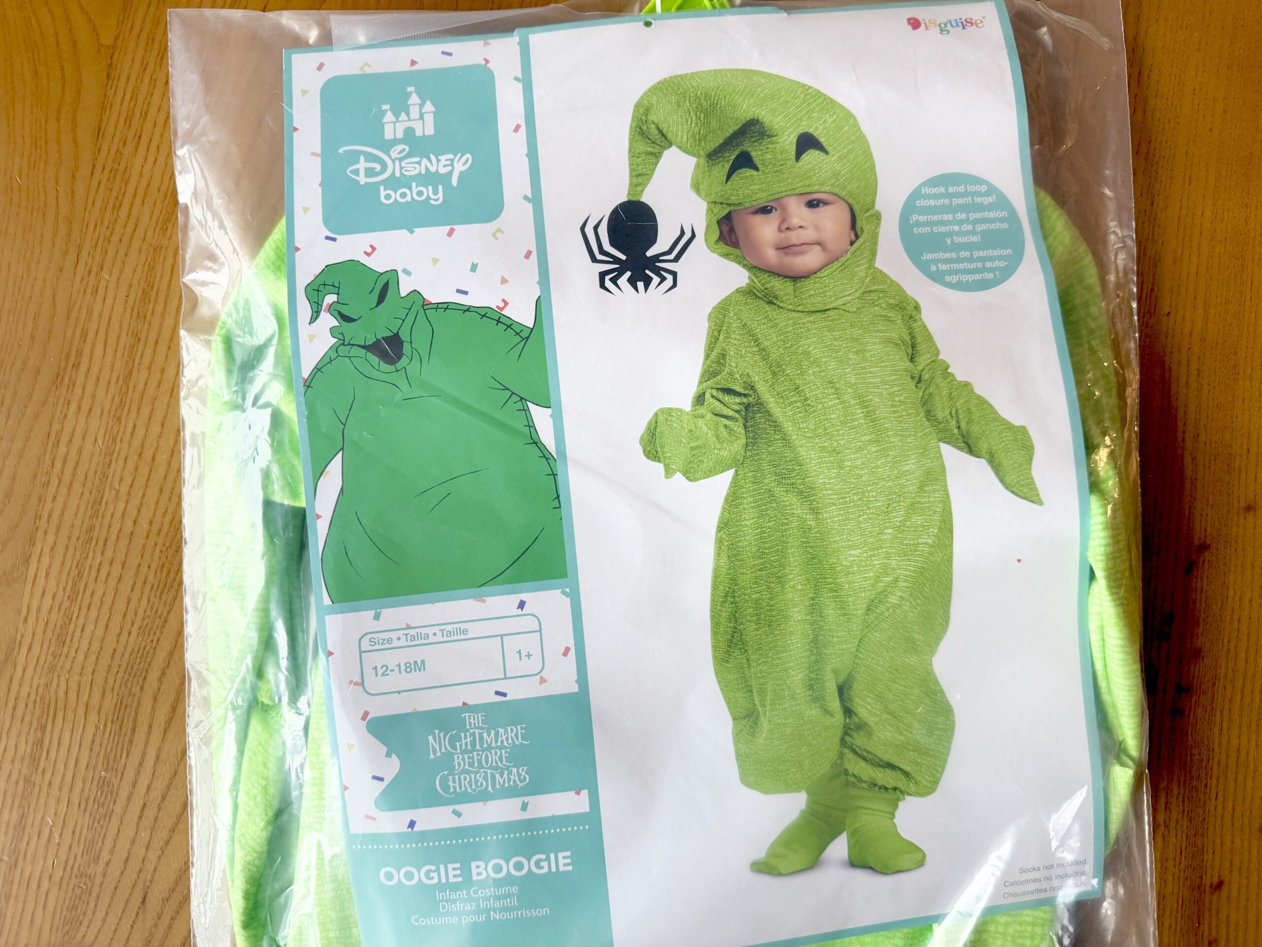 コストコで購入したウギー・ブギーのベビー用ハロウィンコスチューム12～18か月